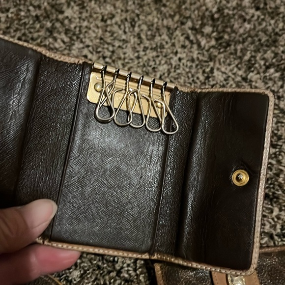 Needs some love been used, Celine Macadam coins purse, key holder and Wallet - Picture 5 of 6